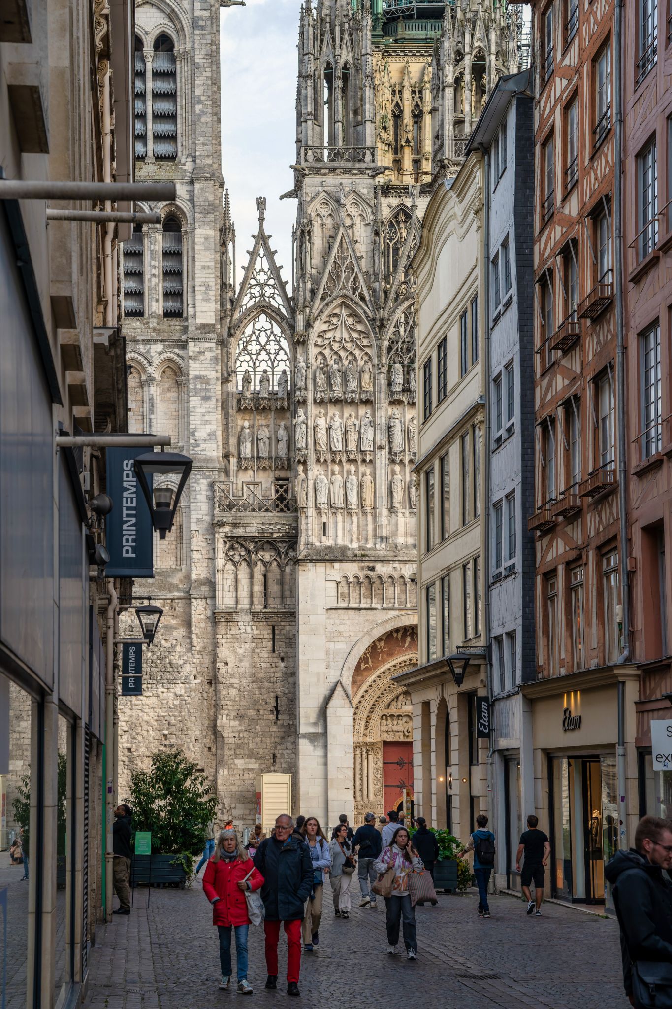 20250916 182650 Rouen   21, Rue du Gros Horloge, Vieux Marché Cathédrale, Quartier Vieux Marché Cathédrale